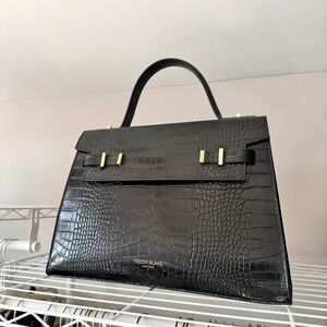 Black crock 14” bag with removable strap